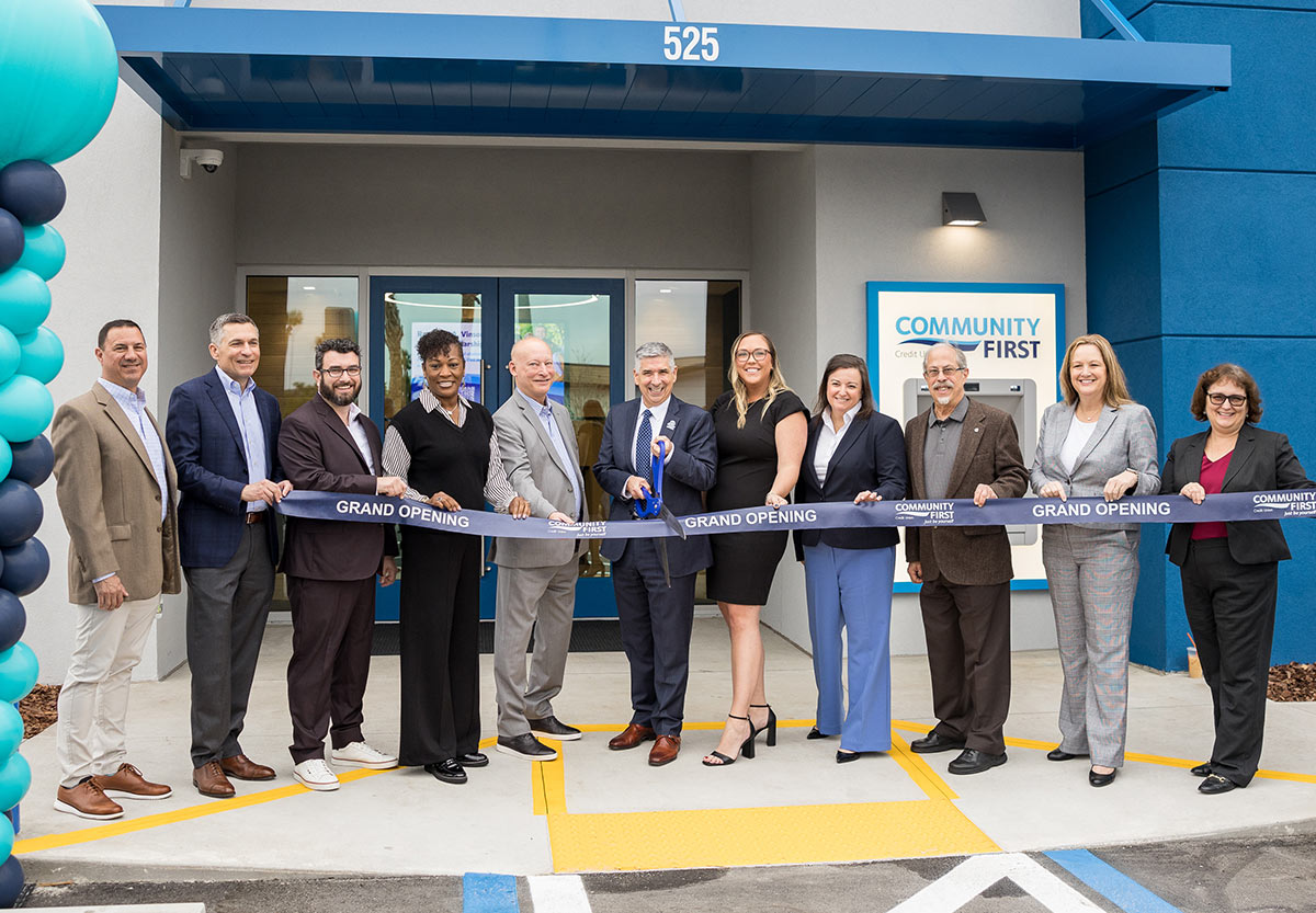 photo of the ribbon cutting at the new Beachwalk branch